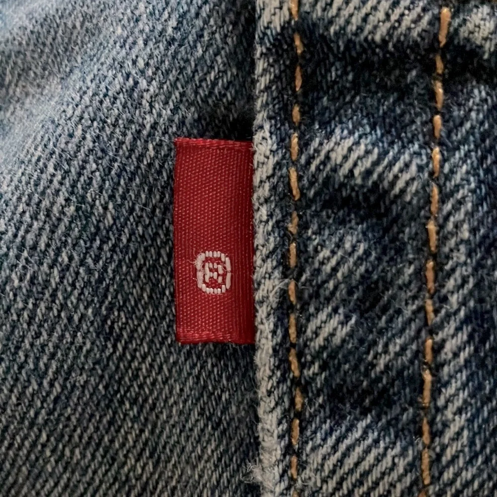 Levi's 505 Blue Jeans with Vintage Appeal 34x32‎ (Red Tab No Text)